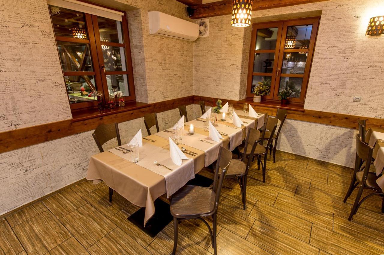 Restaurace A Penzion Bludovecek Extérieur photo
