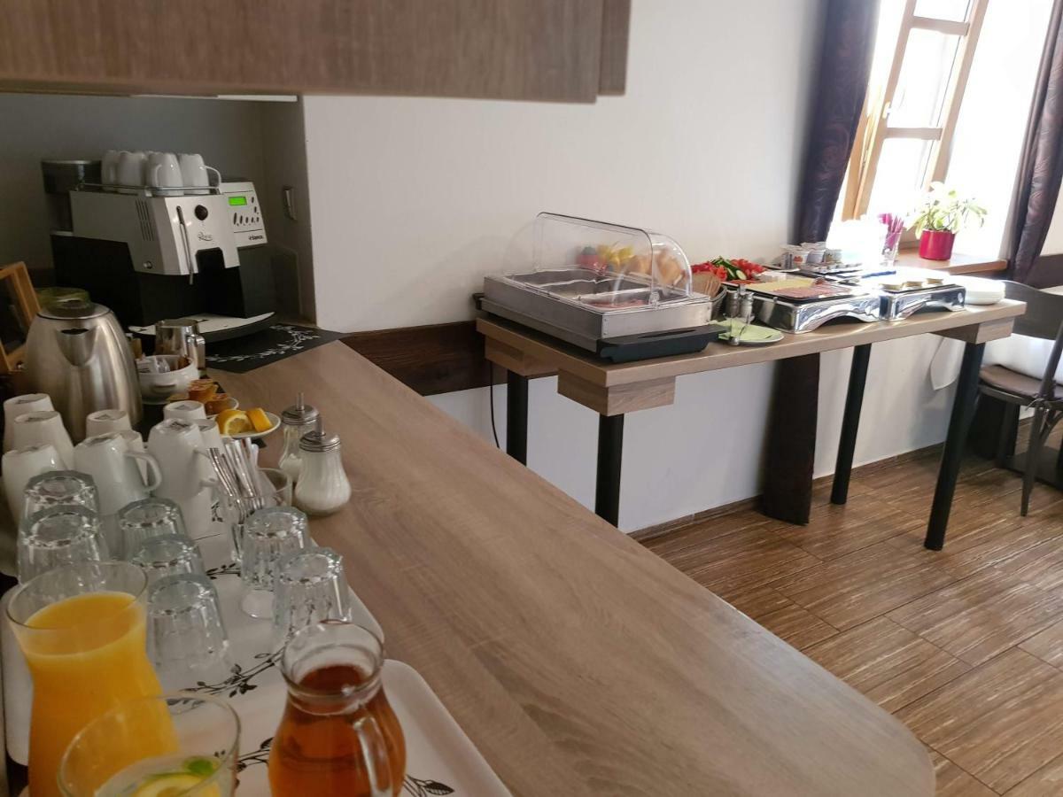 Restaurace A Penzion Bludovecek Extérieur photo